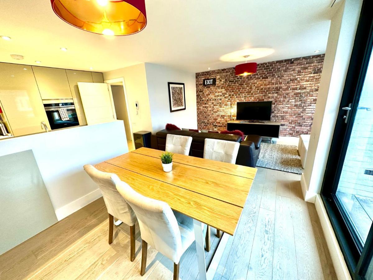 Beautiful New 2 Bedroom Apartment - Next To The Beach - Great Location - Free Parking - Fast Wifi - Smart Tv - Sleeps Up To 4! Close To Purbeck, Corfe Castle, Sandbanks, Poole & Bournemouth Swanage Exterior photo