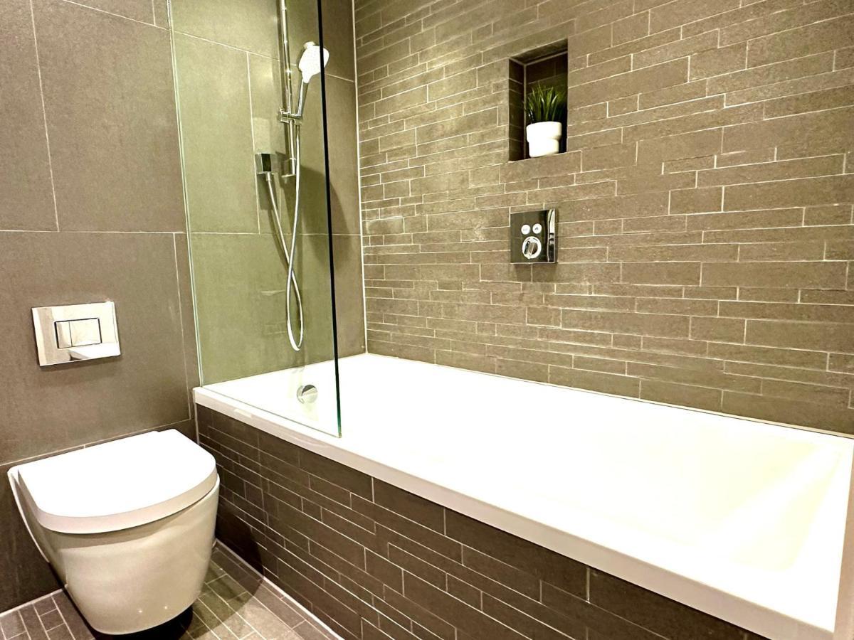 Beautiful New 2 Bedroom Apartment - Next To The Beach - Great Location - Free Parking - Fast Wifi - Smart Tv - Sleeps Up To 4! Close To Purbeck, Corfe Castle, Sandbanks, Poole & Bournemouth Swanage Exterior photo